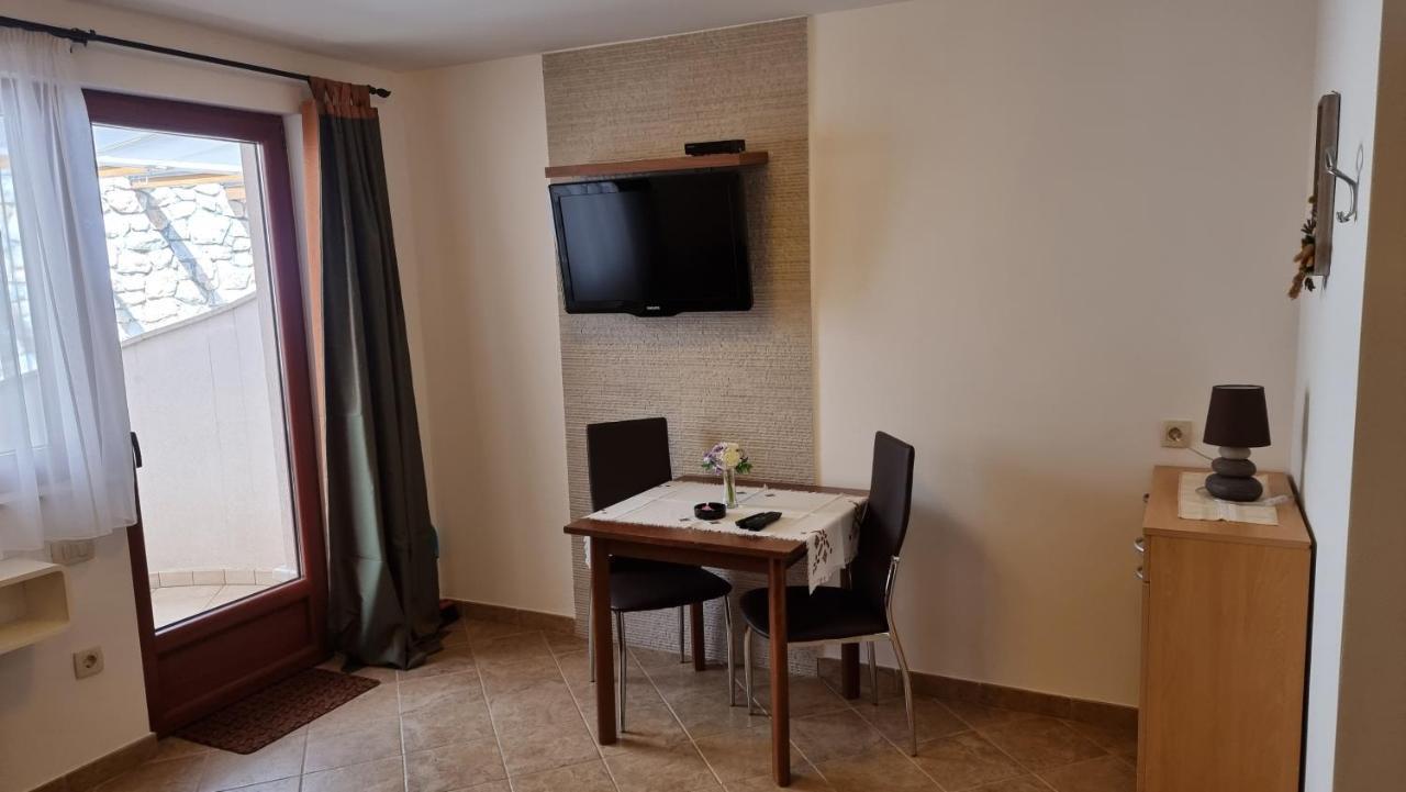 Apartmani Sidro Malinska Luaran gambar